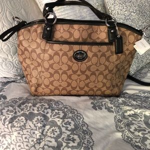 NEW COACH Peyton Tote